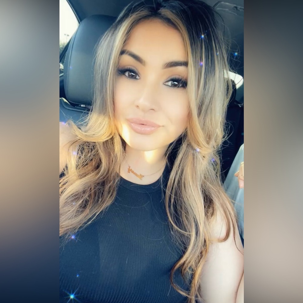 Meet your Posher, Daniela